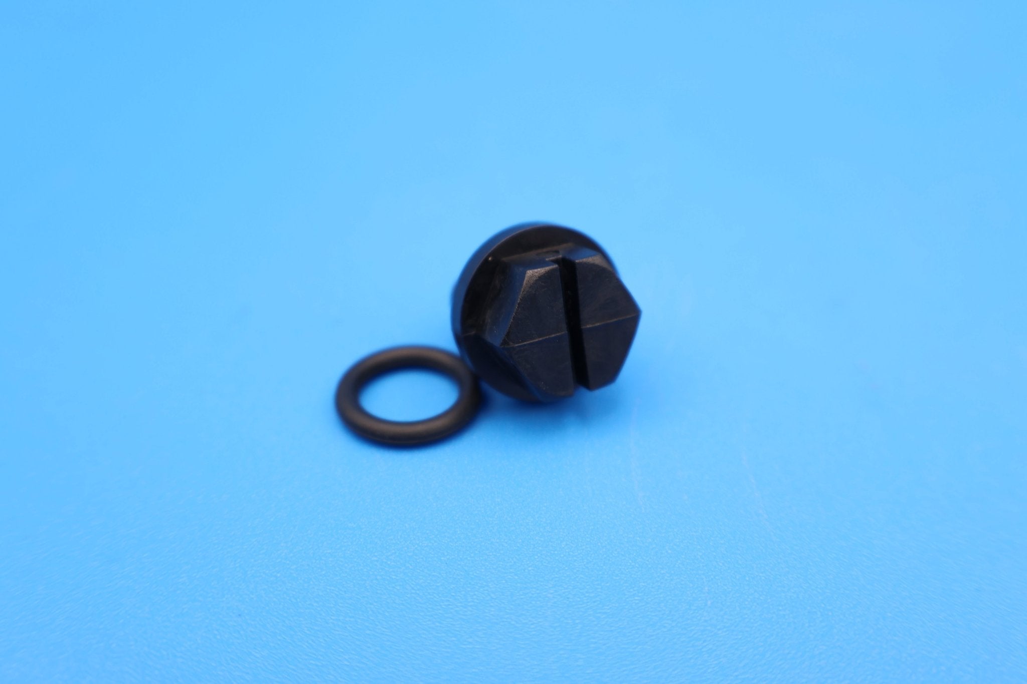 Hayward Super Pump Drain Plug with Gasket SPX1700FG - Pool Pump Parts - img - 2